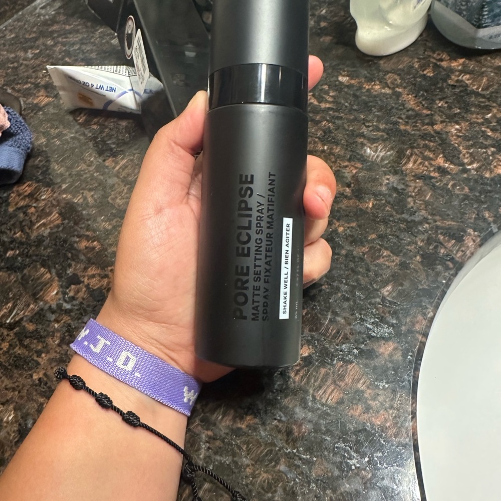 Pore Eclipse Matte Setting Spray - Black